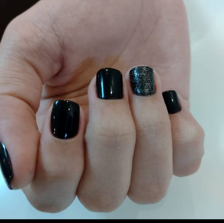 Manicure/ pedicure tradicional